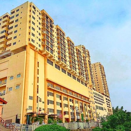 N'Dnie Homestay Pelangi Mall Condominium Kota Bahru Luaran gambar