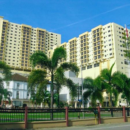 N'Dnie Homestay Pelangi Mall Condominium Kota Bahru Luaran gambar