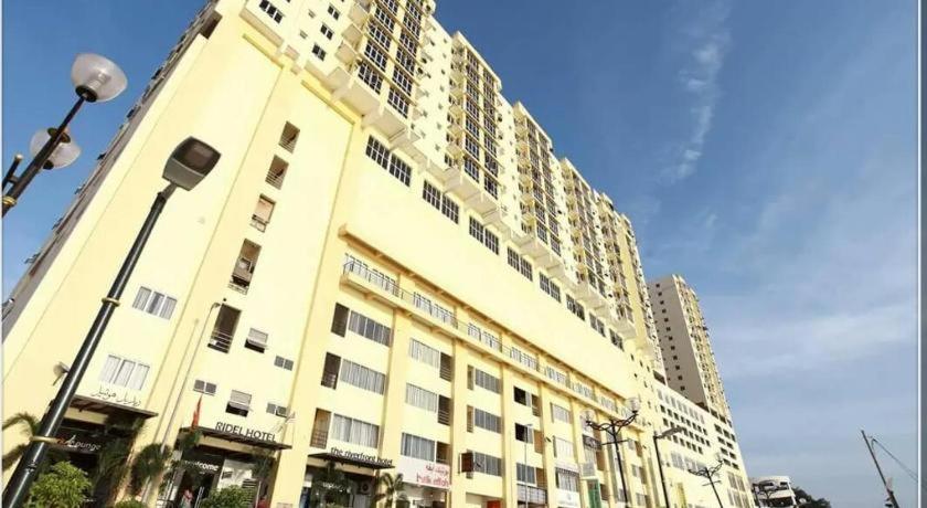 N'Dnie Homestay Pelangi Mall Condominium Kota Bahru Luaran gambar