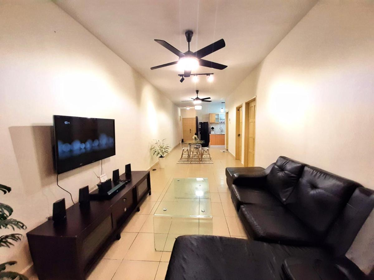 N'Dnie Homestay Pelangi Mall Condominium Kota Bahru Luaran gambar